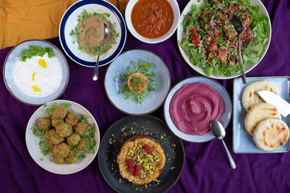 Mezepöytä kutsuu nauttimaan itäisen Välimeren mausteisista mauista – nämä tahnat sulavat suussa pienten liha- ja kasvisannosten kanssa