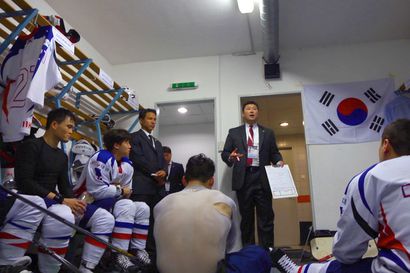 Arvio: Etelä-Korean jääkiekkomaajoukkueen tragikoomisista vaiheista irtoaa viihdettä muillekin kuin lätkäfaneille