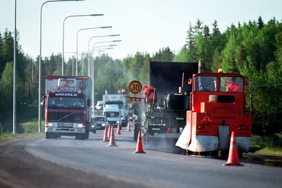 Vanha Kaleva: Pahasti rapistuneelle betonitielle Oulun ja Kempeleen välillä vaadittiin asfalttipintaa