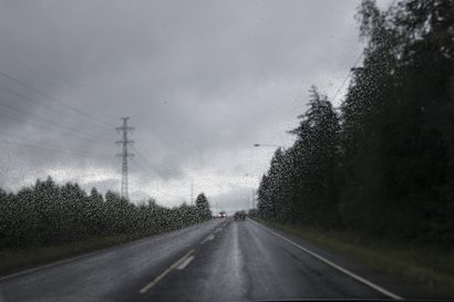 Ajoittaista lämpöä, sadekuuroja ja loppuviikosta viilenevää: Matalapaineet tuovat epävakaista säätä alkavalle viikolle Oulun seudulla