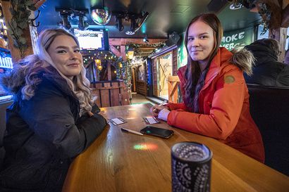 Oululaisravintolat houkuttelevat visoilla ja bingoilla – Kaleva kävi arki-iltana kahdessa ravintolassa ja yllättyi suosiosta