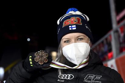 Riitta-Liisa Roponen olisi nauranut makeasti, jos joku olisi ennen kauden alkua sanonut hänen voittavan tänä talvena MM-mitalin – "Oli hienoa päästä kokemaan tämä"