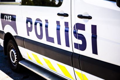 Henkilöauto törmäsi risteyksessä toisen auton kylkeen Kemissä lauantaina – poliisi pyytää silminnäkijähavaintoja