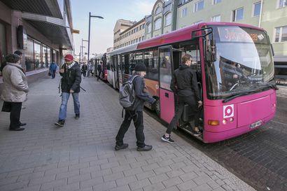Torstaina noin 50 peruttua bussivuoroa – Oulun joukkoliikenne näyttää elpymisen merkkejä