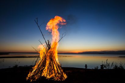Juhannuskokkojen polttaminen on näillä näkymin sallittua Oulun seudulla ja Koillismaalla – pelastuslaitos ohjeistaa, mitä kokon polttajan tulee huomioida