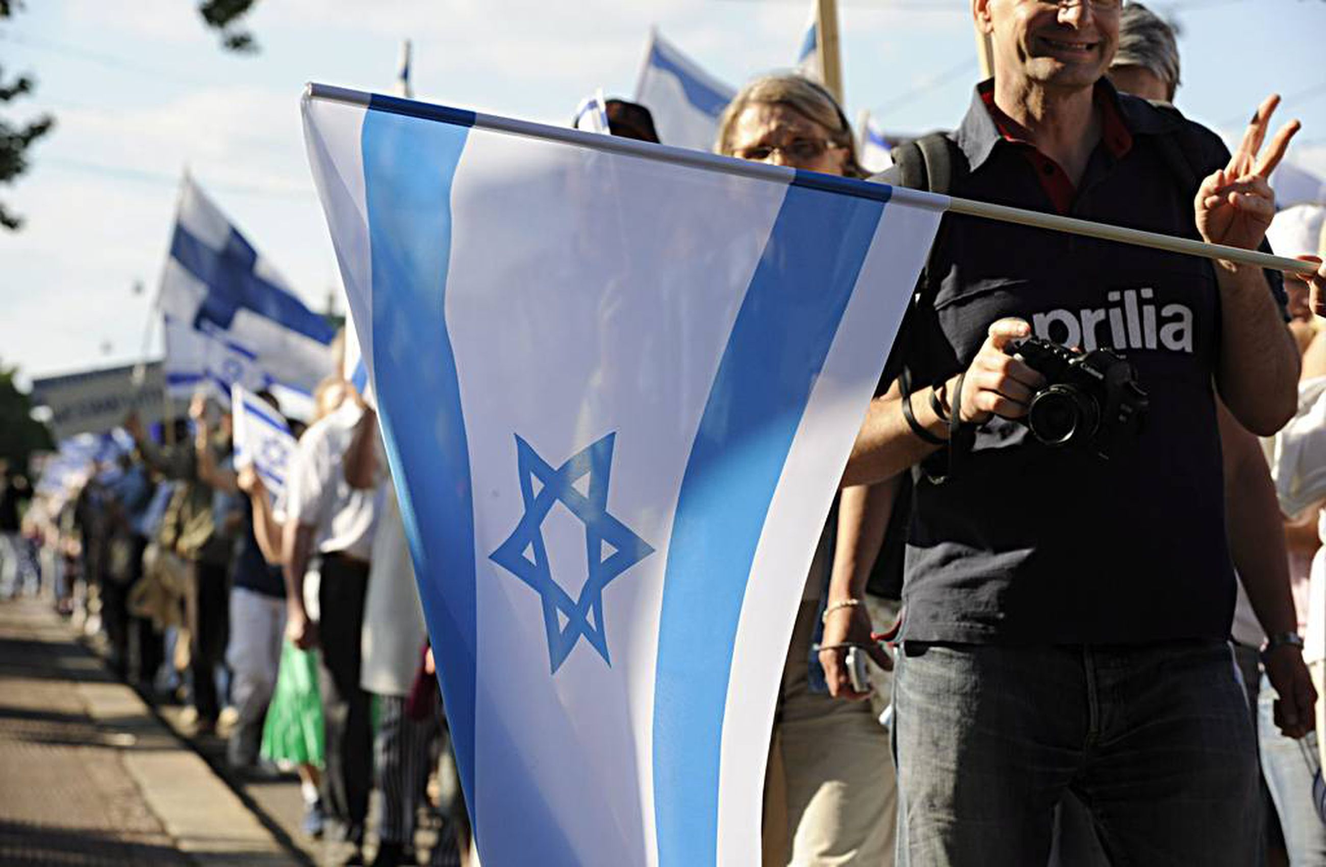 Pari tuhatta mielenosoittajaa marssi Israelin puolesta | Kaleva