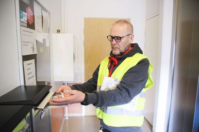 Postinkantajan työ sopii hyvin vuorokausirytmeihin – 73-vuotias Raimo Hyttinen jäi eläkkeelle 67-vuotiaana, mutta hän tekee edelleen mielellään töitä