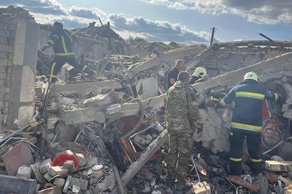 Ainakin 50 ihmistä kuoli Venäjän ilmaiskussa pieneen kylään Itä-Ukrainassa