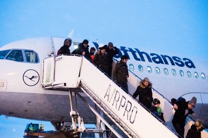 Kuusamon lentoasemalla oli joulukuussa vilkasta – elpyneen talviturismin johdosta rajanylitysliikenne kohosi jopa korkeammalle kuin ennen korona-aikaa