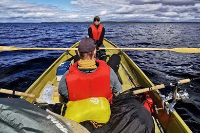 Unohdettu retkeilymuoto tuntui niin hyvältä idealta, että sitä oli pakko kokeilla – Inarijärvi tarjosi loistavan paikan soutuvaellukselle, jonka pääosassa oli kalastus