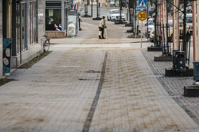 Katujen hiekoitus on käynnistynyt Rovaniemellä – hiekkaa kuluu talvisin keskimäärin 6 000–8 000 tonnia