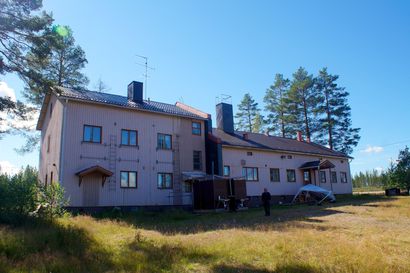 Siivikon koulu rapistuu Pudasjärven kaakkoiskulmalla – viimeisimmät asukkaat ulkomaisia marjastajia