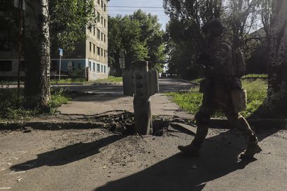 Hiljaisuus Sjevjerodonetskissa kestää vain aseiden lataamisen ajan, sanoo Luhanskin kuvernööri – lähes viisi miljonaa ukrainalaista pakolaisena