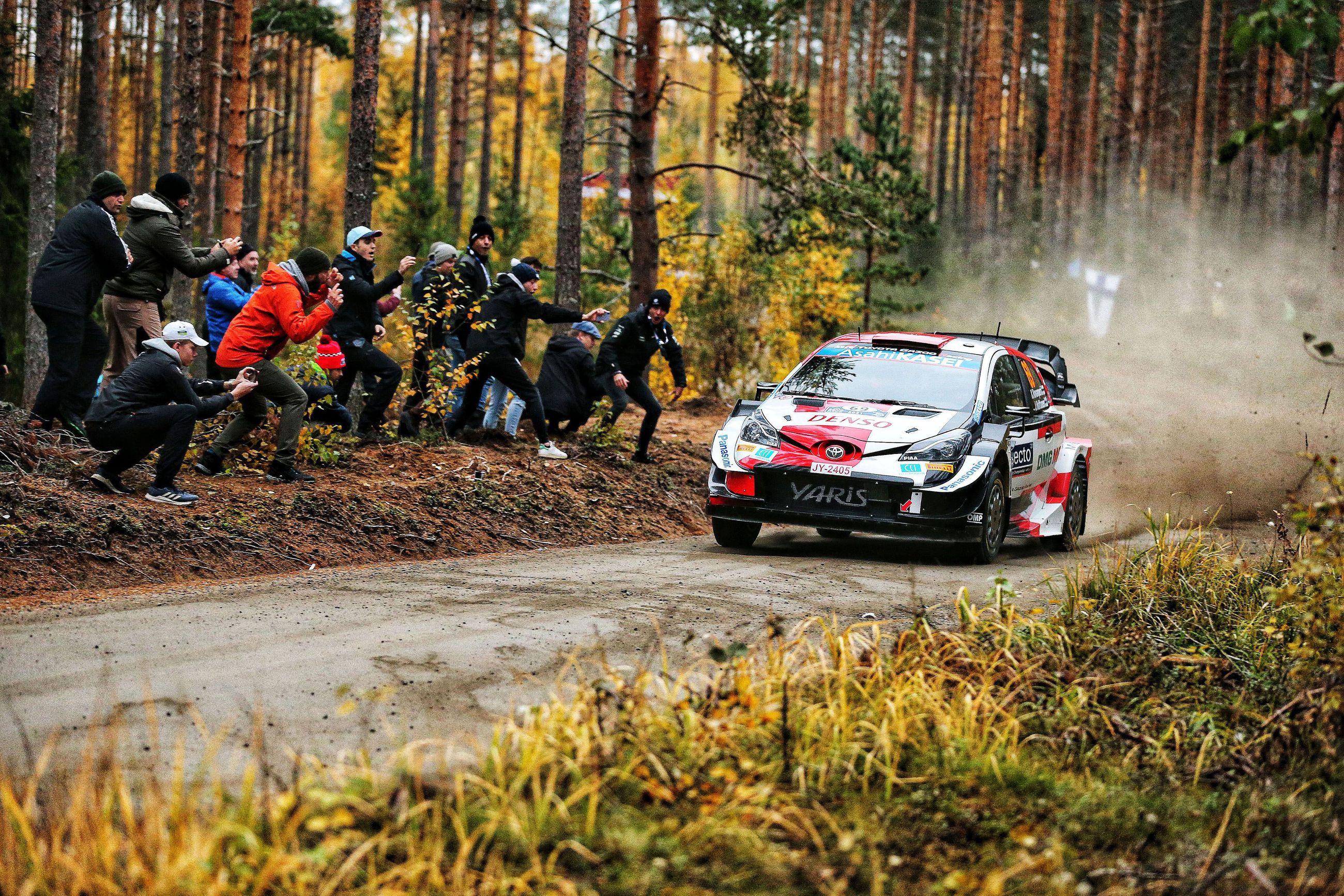 Toyota-pomo Latvala yllättyi Hyundain vauhdikkaasta menosta - Esapekka  Latvala säväytti Jyväskylän MM-rallin avauspäivänä | Lapin Kansa