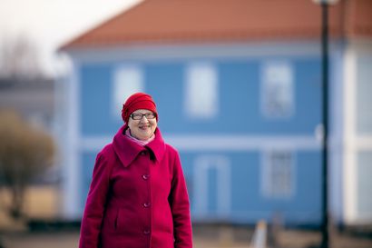Kirsti Vähäkangas on tuonut 106 raahelaista naista esille