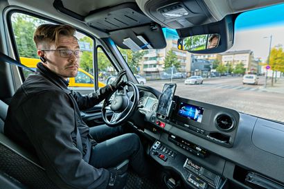 Veli-Matti Ristola, 37, ajaa Oulussa bussilinjaa, joka poikkeaa kotiovelle asti – Kiperimmissä tilanteissa kuljettaja tarvitsee ensiaputaitoja