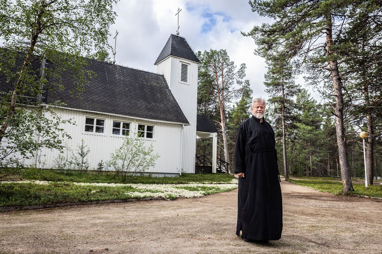 Isä Rauno kritisoi Venäjän patriarkkaa, avaa kirkon ja kolttien suhdetta ja unelmoi Kreikasta – Ivalon pappi vaihtuu yli kymmenen vuoden jälkeen