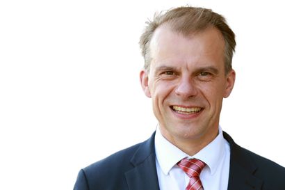 Poliisi selvittää ylivieskalaisen kansanedustajan Juha Pylvään puhetta "sosiaaliturvalla loisivista elintasosurffareista"