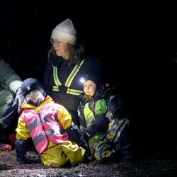 Oulun Latu houkuttelee hämärähommiin pimeään metsään – "Ei anneta marraskuun passivoida meitä"