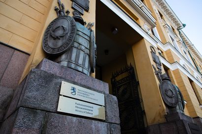 Satoja lupahakemuksia ulkomaalaisten kiinteistökaupoille Suomessa – puolustusministeriö on hyväksynyt ne kaikki