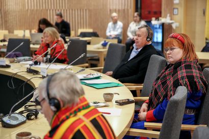 Keskusta liittoutui taas opposition kanssa valiokunnassa – hallituksen esitys saamelaiskäräjälaista jäi tappiolle