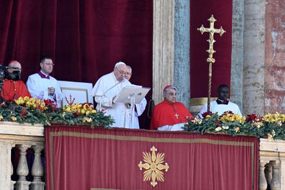 Paavi toivoi joulupuheessaan järjettömän sodan lopettamista Ukrainassa