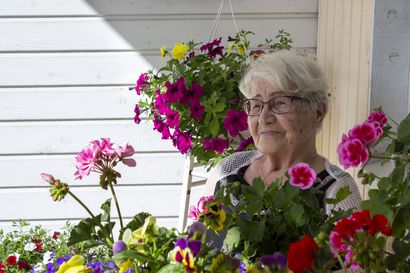 Ikä ei hidasta harrastamista - 90-vuotias Kerttu Heikkinen kasvattaa vihanneksia ja kukkia sekä omaksi että muiden iloksi