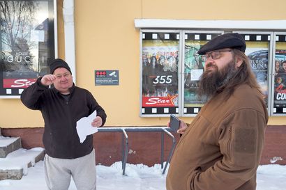 Oululaisen Kinodrome ry:n aktiivit Seppo Paakkari ja Esa Paloniemi todistavat, että dokumenttielokuvan tekeminen taittuu vaikka kännykällä