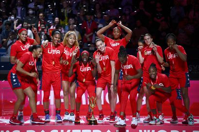 Yhdysvallat juhli neljättä perättäistä naisten MM-koripallokultaa