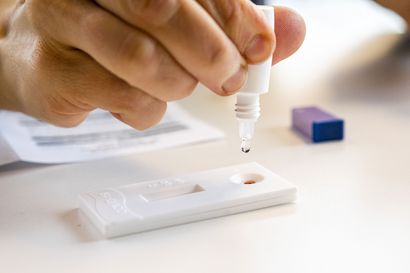 Uusi ohje sairaanhoitopiiriltä Pohjois-Pohjanmaalle: Koronatestiin terveydenhuoltoon vain poikkeustapauksissa – THL:n mukaan koronan sairastaneet eivät tarvitse kolmatta rokotusta