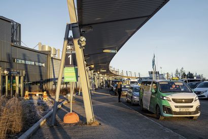 "Sieltä taaemmalta tolpalta voidaan huidella" – Finavia vuokrasi Rovaniemen lentoaseman parhaat taksitolpat Menevälle, paikallisen yrittäjän mielestä tilanne on epäreilu