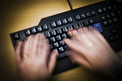 Eduskunnan ulkoisille verkkosivuille kohdistui palvelunestohyökkäys –  Venäjäksi kirjoittava hakkeriryhmä sanoo olevansa iskun takana