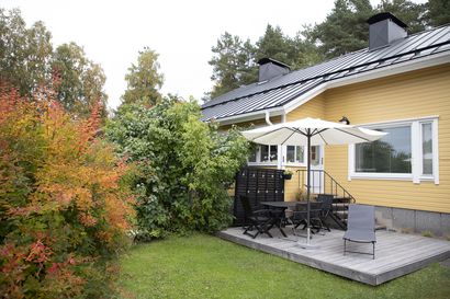 Oululainen Piia Pietilä muutti perheensä kanssa omaan mummolaansa – koti on sisustettu talon historiaa kunnioittaen ja vanhaa säilyttäen