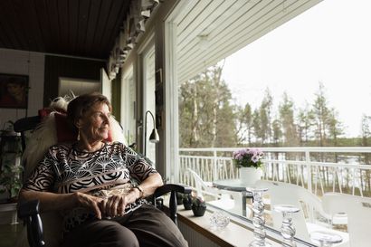 "Enää mielessä ei pyöri suuria, vaan ihan tavallisia arkipäiväisiä asioita" – Margit Puustjärvi täyttää tänään 90 vuotta