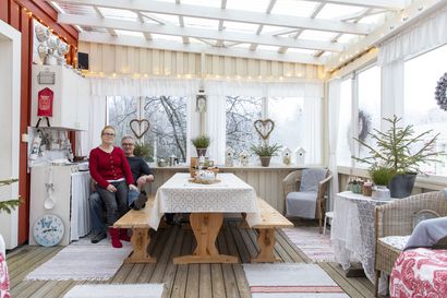Runsaasti rönsyilevä omakotitalo Oulussa kätkee sisäänsä 40 vuoden ajalta perheen muistoja, kirpputorilöytöjä  ja vinkeitä tuunailuja