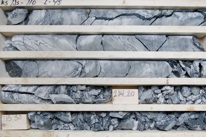 Latitude 66 Cobalt kairaa moreeninäytteitä ja tutkii kallioperän sähkömagneettisuutta Kuusamossa