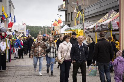 Viikonvaihteen suurmarkkinoilla Rovaniemen keskustassa oli 70 000 kävijää