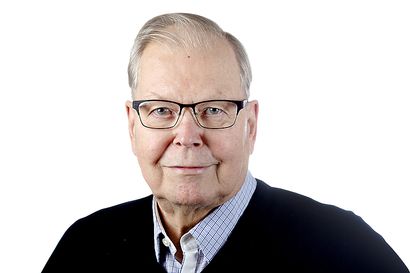 Lehtimies ja kustantaja Eero Sauri esittelee muistelmateostaan Kemissä ja Rovaniemellä