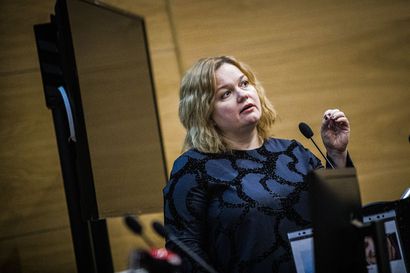 Yle: Perhe- ja peruspalveluministeri Krista Kiurun mukaan marjayritykset eivät ole suojelleet poimjoita riittävästi