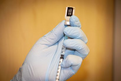 Oulun koronarokotteet riittävät ensirokotuksiin heinäkuulle asti – rokotusaikaa voi joutua odottamaan