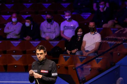 Yleisö palasi Crucible-teatteriin seuraamaan snookerin MM-kisoja, mutta Ronnie O'Sullivan ei ole vakuuttunut – "Kunhan yleisö ei lähentele pelaajia"