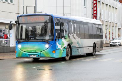 Rovaniemen paikallisliikenteen reittioppaan uusi ominaisuus näyttää liikenteessä olevat bussit reaaliaikaisesti kartalla