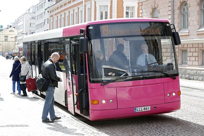 Lähimaksu käyttöön kaikissa Oulun busseissa syksyllä – Etälukijoiden asennus siirtynyt materiaalipulan vuoksi
