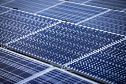 Kuusamolainen aurinkosähköpuisto tuottaisi 5700 omakotitalon tarpeen verran – kaupunki teetti selvityksen, jonka ehdotuksen toteutus maksaisi 60 miljoonaa
