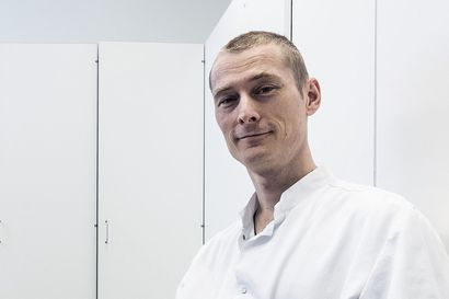 Sisäkorvaistutteella heinäsirkan ääni takaisin – erikoislääkäri Jaakko Laitakari tekee leikkauksia Oulussa