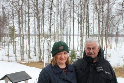 Puolalaisilla Wojtekilla ja Dominikalla oli Kuusamossa ensin viikon vuokramökki, nyt he omistavat talon ja viettävät siellä puolet vuodesta –"Olemme tavanneet ystävällisiä ja auttavaisia ihmisiä, ja se on lisännyt viihtymistä"