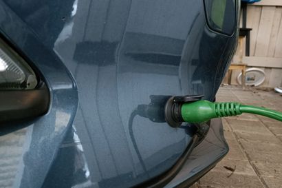 Sähköpulan uhatessa autojen sisälämmittimen käyttö tulisi lopettaa, sanoo Fingridin päällikkö Ylelle – Kireillä pakkasilla lämmittimet vievät ydinvoimalan verran sähköä