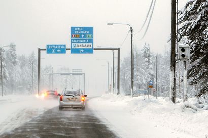 Nelostien ja Lentokentäntien ongelmalliseen risteykseen Rovaniemelle tulee ensi kesänä liikennevalot – tavoitteena parantaa liikenteen sujuvuutta ja turvallisuutta