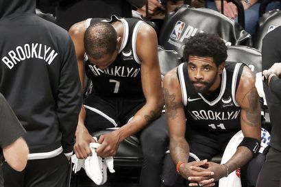 NY Post: NBA-joukkueen omistaja irtisanoutui tähtipelaajan tviitistä: "Haluan, että hän ymmärtää kuinka loukkaavaa tämä on"