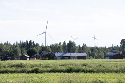 Pohjoismaisten tutkimusten mukaan tuulivoimaloilla negatiivinen vaikutus asuntojen arvoon – Tuulivoimayhdistyksen toimitusjohtaja ei näe uutta selvitystä ajankohtaisena
